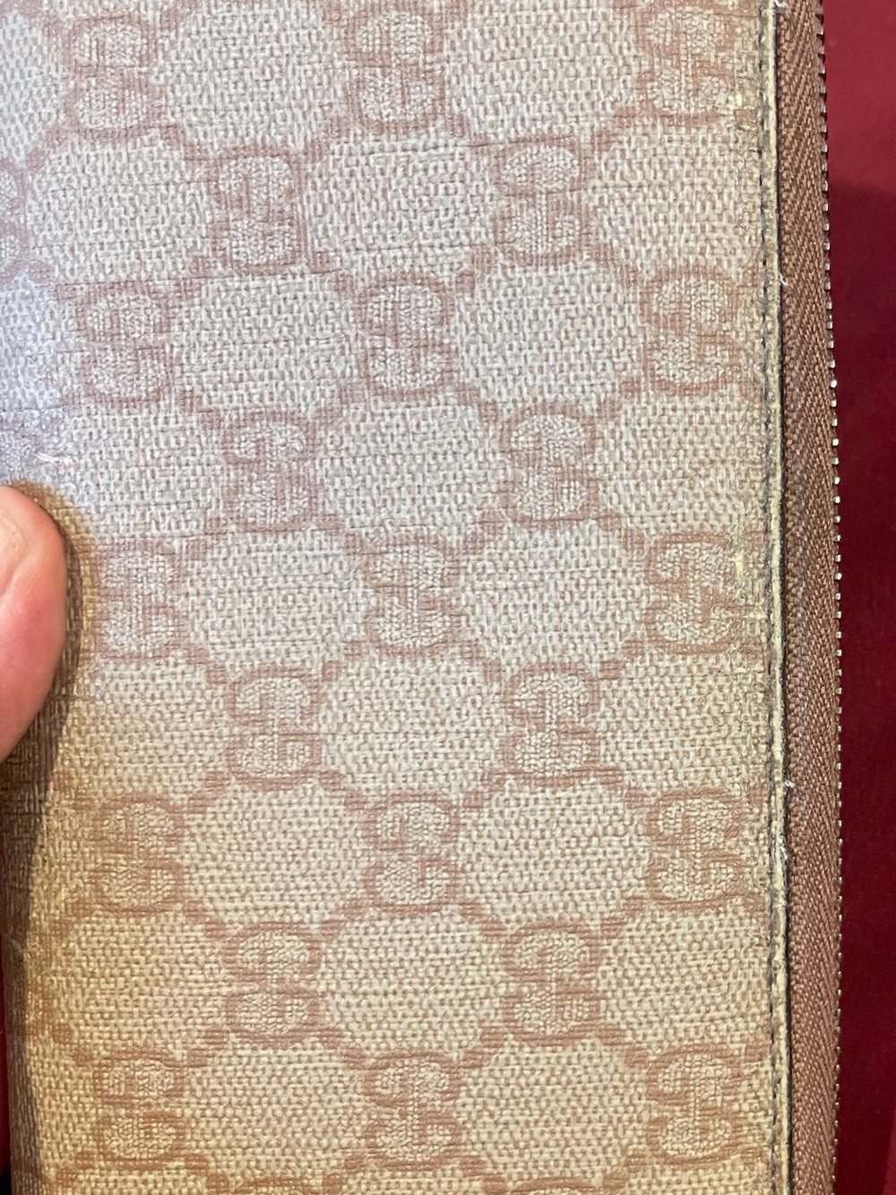 Gucci Beige GG Zip-Around Wallet with Gold Charm - Picture 8 of 15